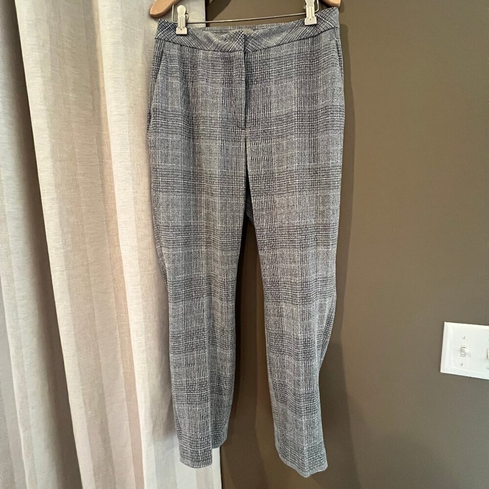H&M Gray Plaid Ankle length slacks in woven stretch fabric, Size 4